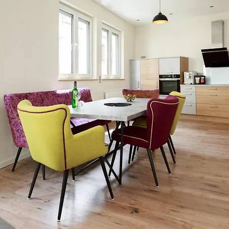 Mosellolodge - Luxus-ferienhaus Bis 16 Personen - Dachterrasse - Netflix - Waschmaschine Nyaraló