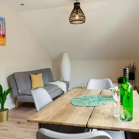 Ferienhaus Mosellolodge, Juwel Mit Großer Dachterrasse, Ausstattung, Waschmaschine, Netflix Senheim